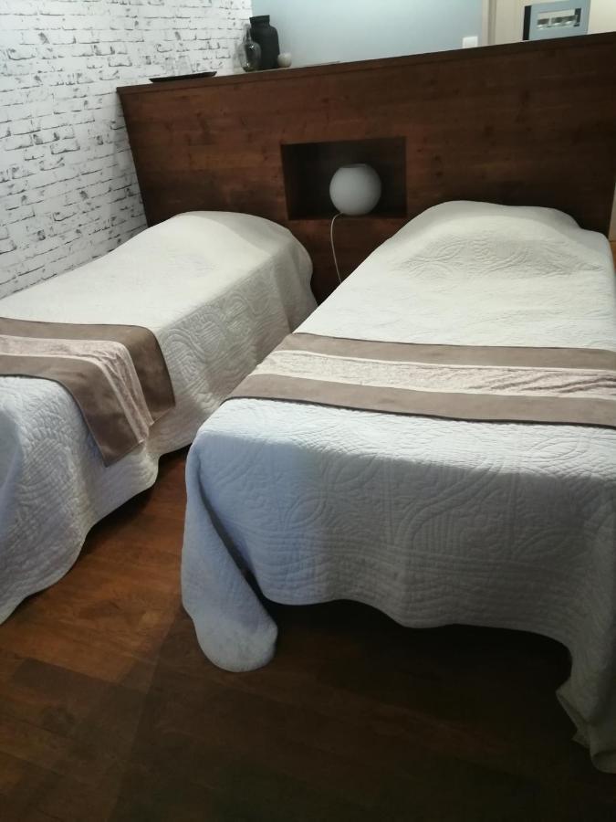 Escampette Hotell Saint-Aubin-en-Charollais Exteriör bild