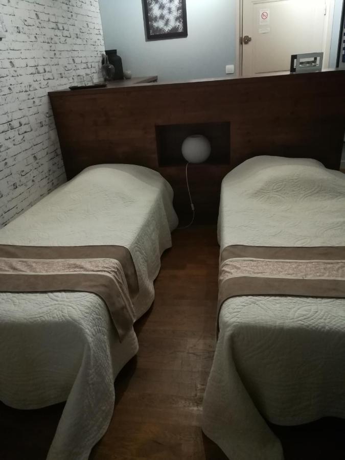 Escampette Hotell Saint-Aubin-en-Charollais Exteriör bild