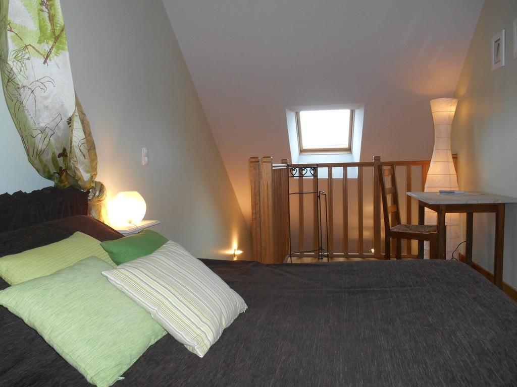 Escampette Hotell Saint-Aubin-en-Charollais Rum bild