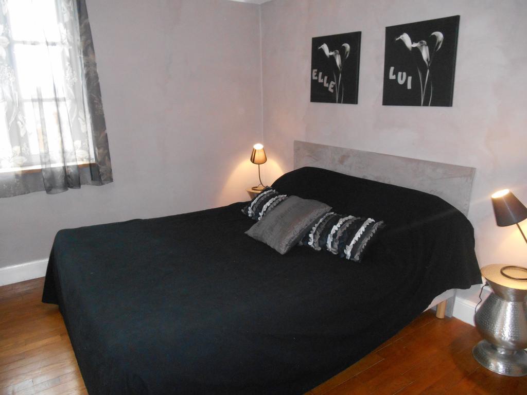 Escampette Hotell Saint-Aubin-en-Charollais Rum bild