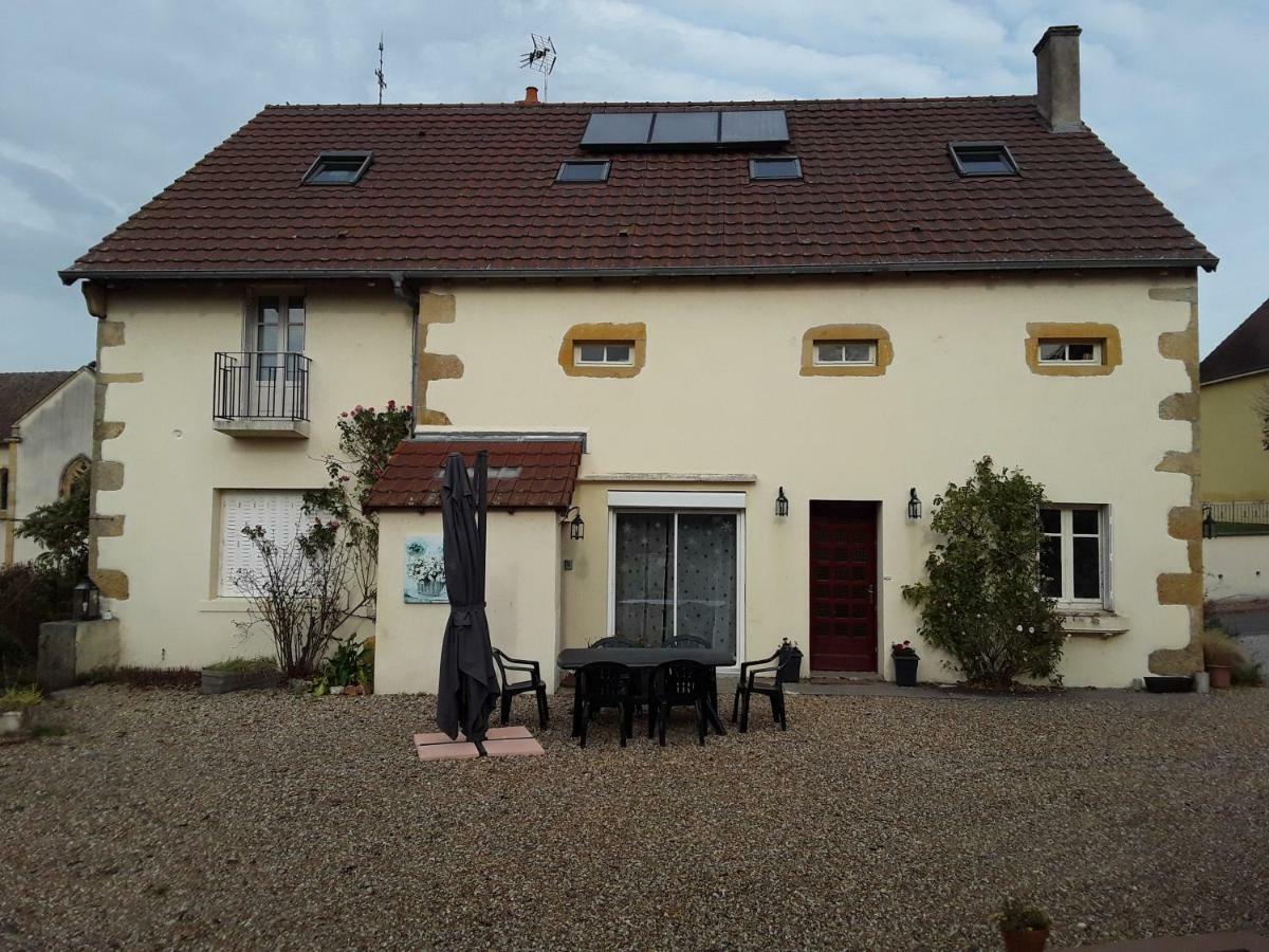 Escampette Hotell Saint-Aubin-en-Charollais Exteriör bild