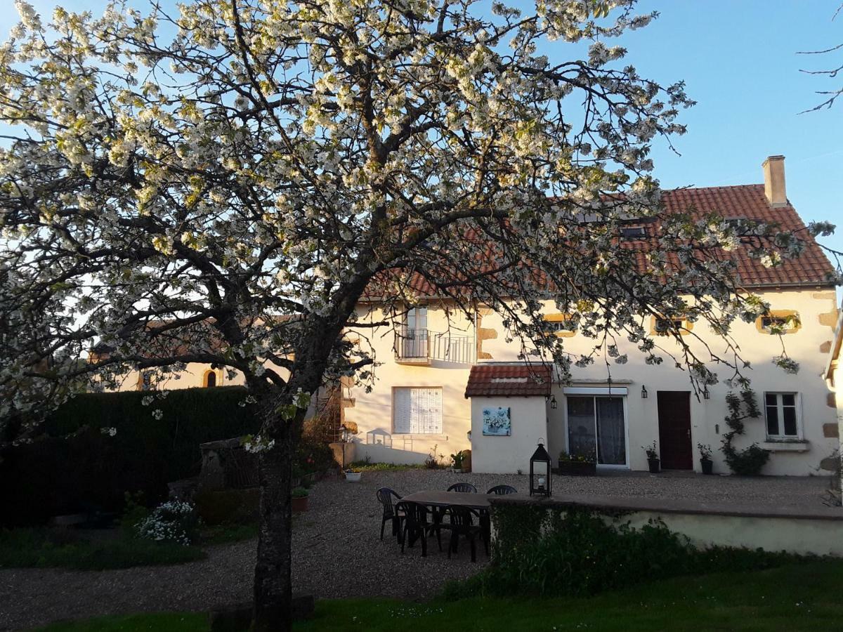 Escampette Hotell Saint-Aubin-en-Charollais Exteriör bild